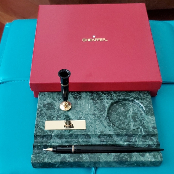 Sheaffer Desk Set - Picture 2 of 3
